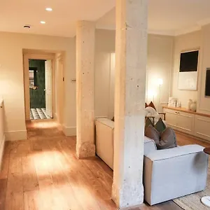 Brand New Georgian Flat In Apartment